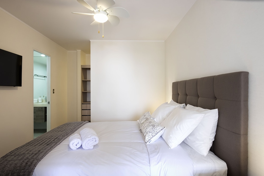 UR Place Rentals -2Bdrm Canvas Miraflore view 5