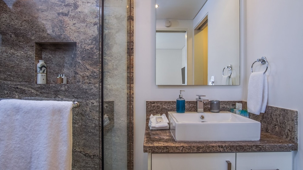 Breathtaking 2 Bedroom Condominium