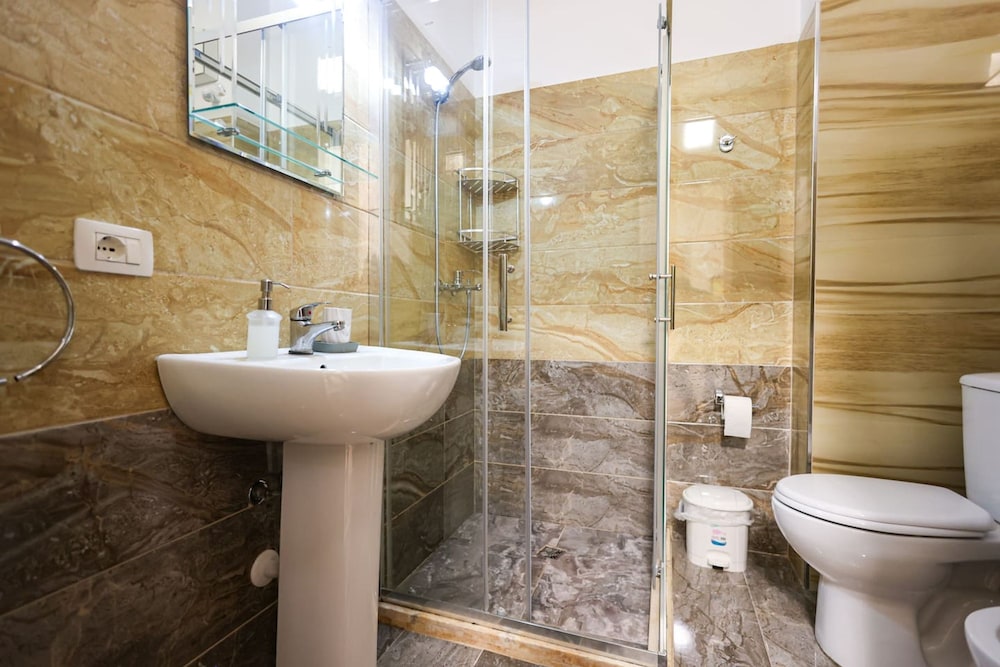 Grandstay Urban Six in Durr s
