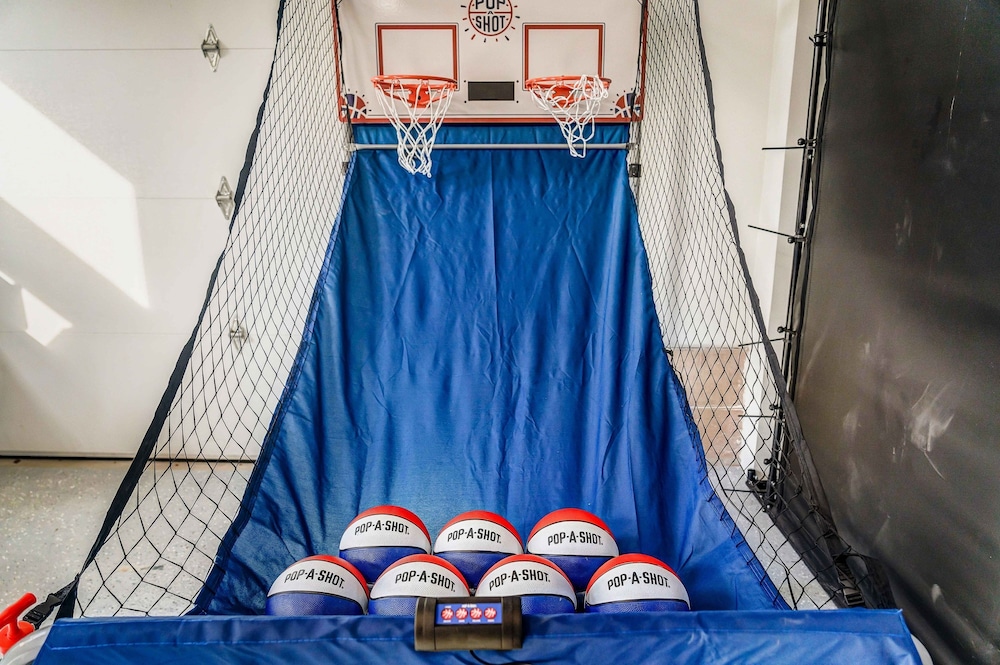 Grand Timber by Avantstay Indoor Pool Sauna Sports Court Game Room More