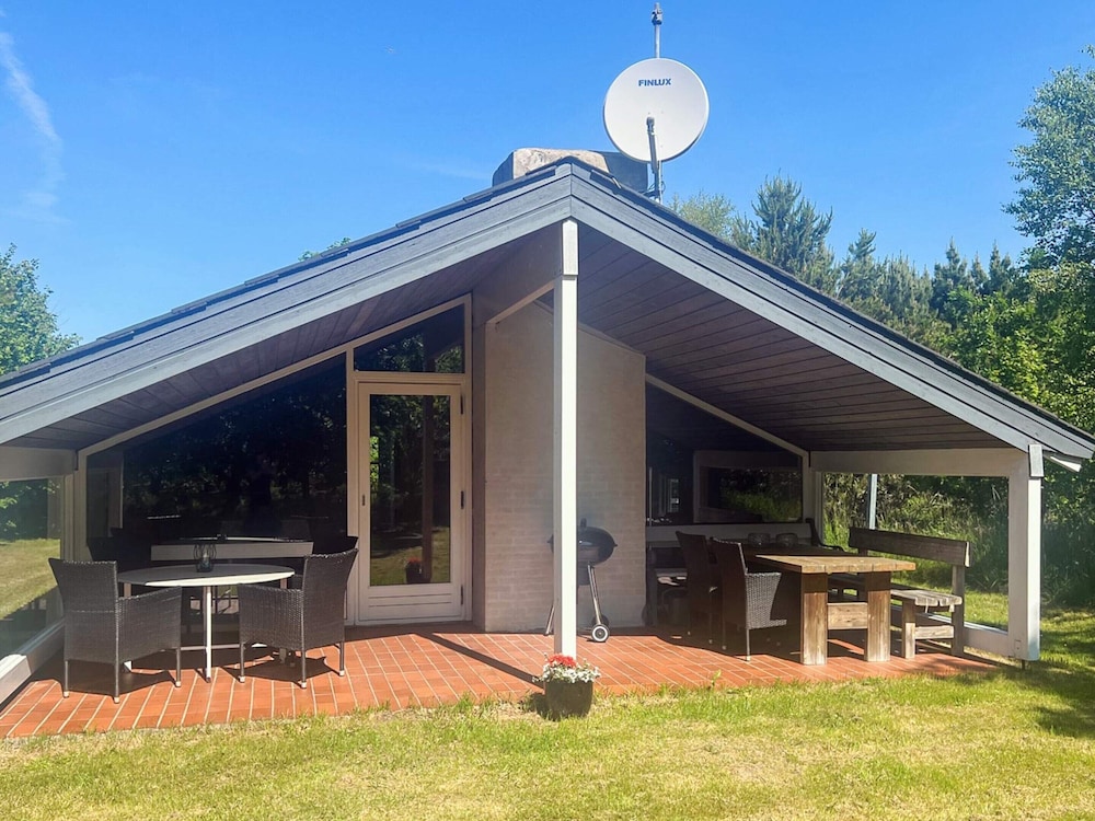 6 Person Holiday Home in Jerup
