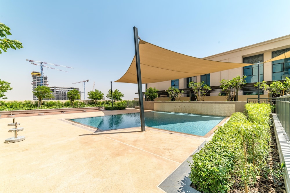 Lux BnB Dubai Creek Residences
