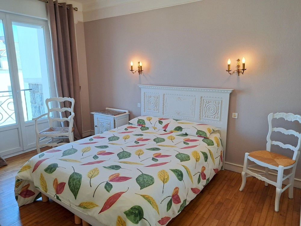 Semi-detached House, Plouguerneau view 4