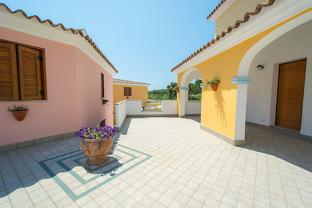 Violet Residence In Orosei