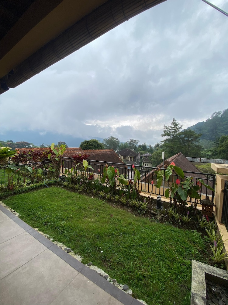Bedugul Lake View Inn