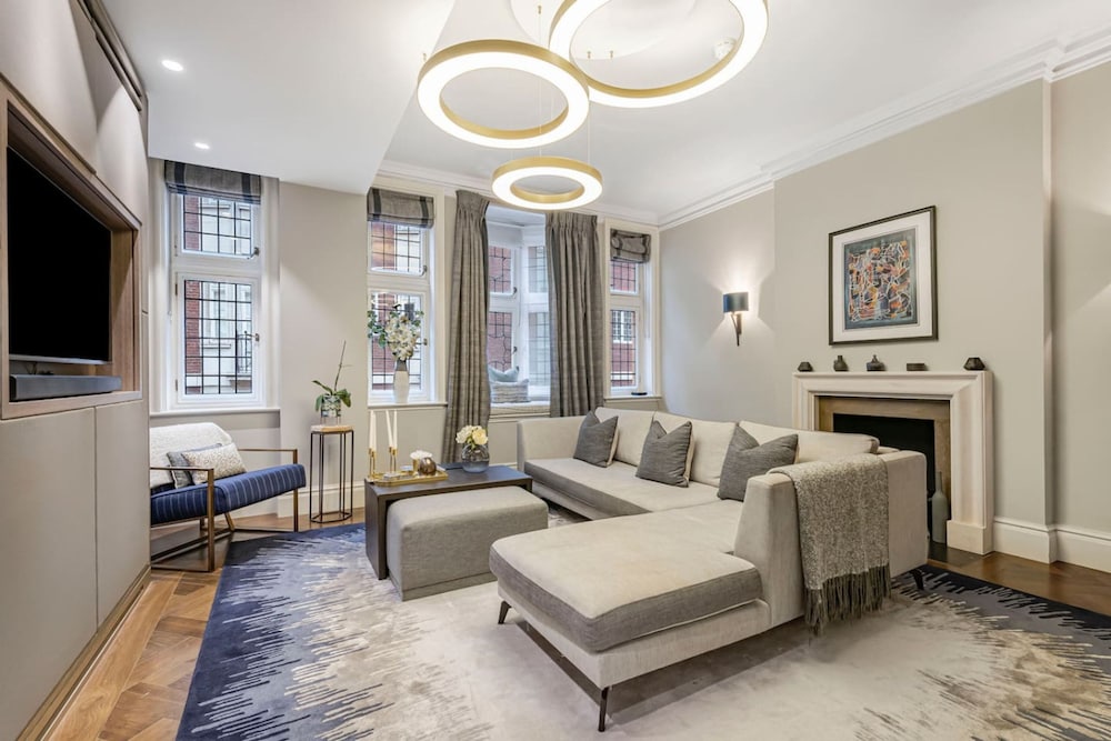 Mayfair Home Private Parking Central AC