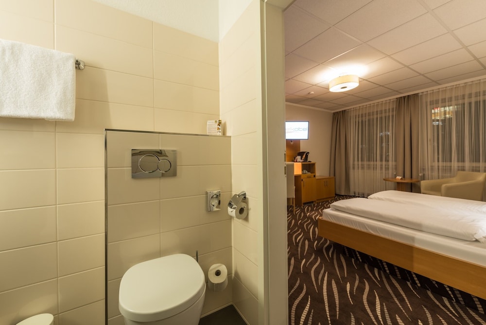Hamburg Vacations - Heikotel Hotel Windsor - Property Image 10