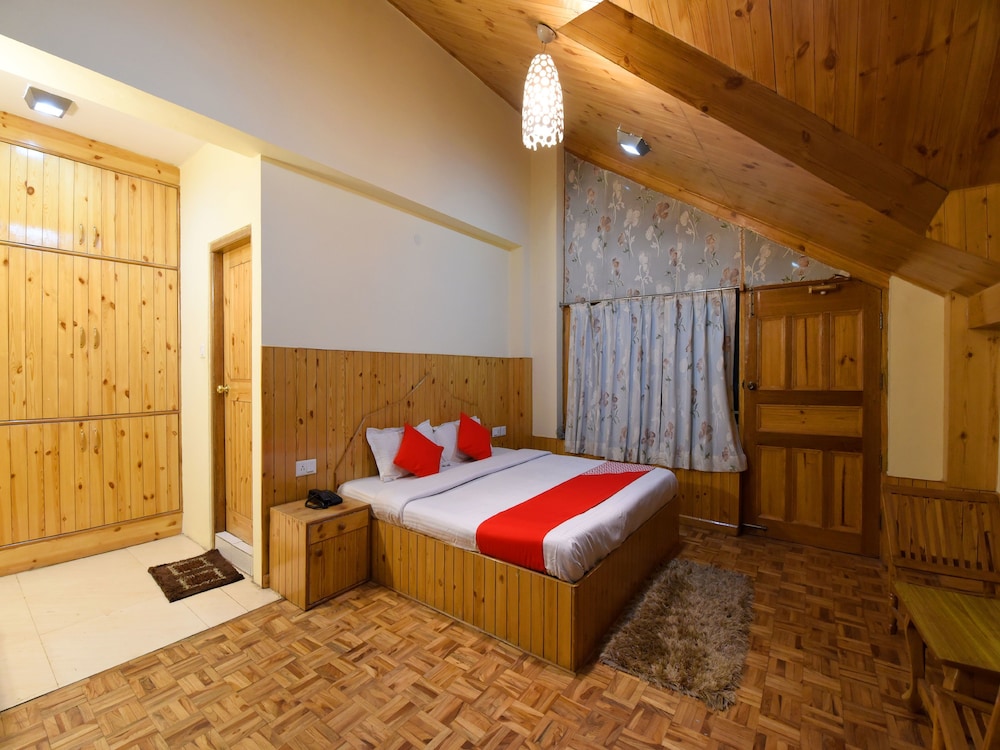 OYO 14150 Celebriti Suites
