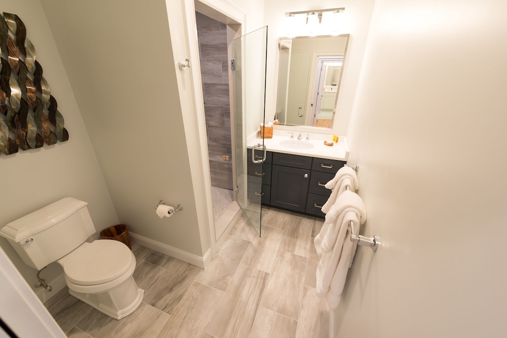 The Newport Lofts - 364 Thames Street