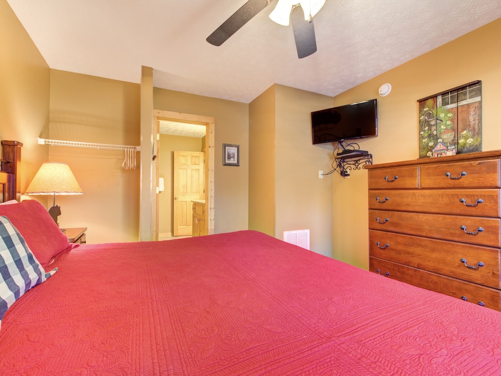 Cub's Corner by Jackson Mountain Rentals view 3
