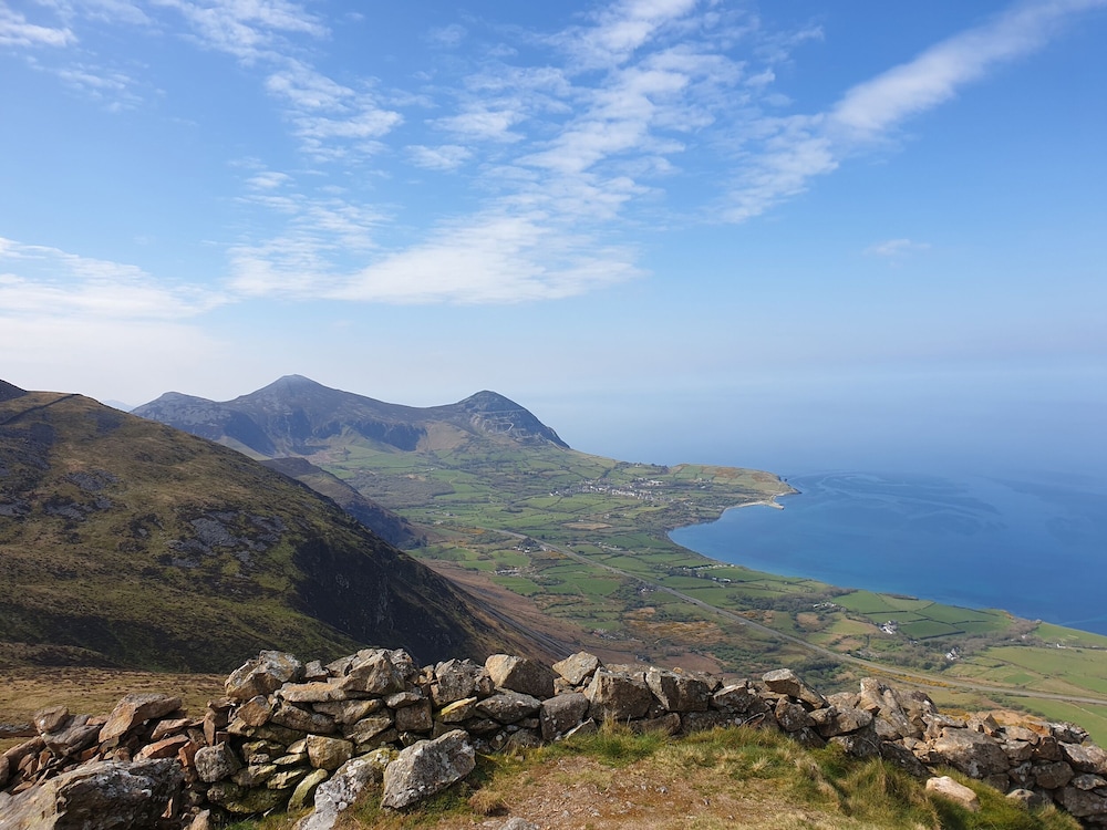 Mor a Mynydd
