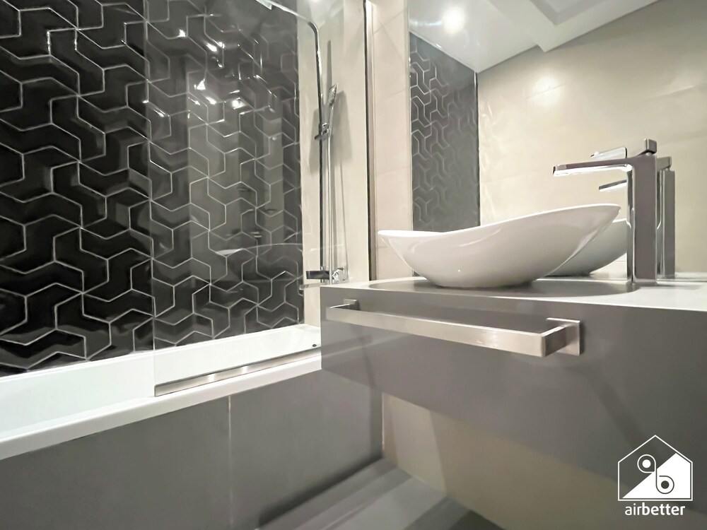 Gorgeous Studio With Balcony Business Bay