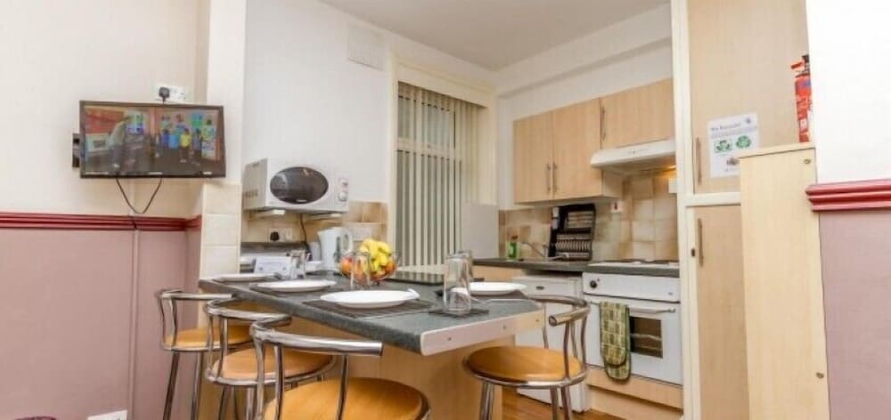 Lynton Apartments