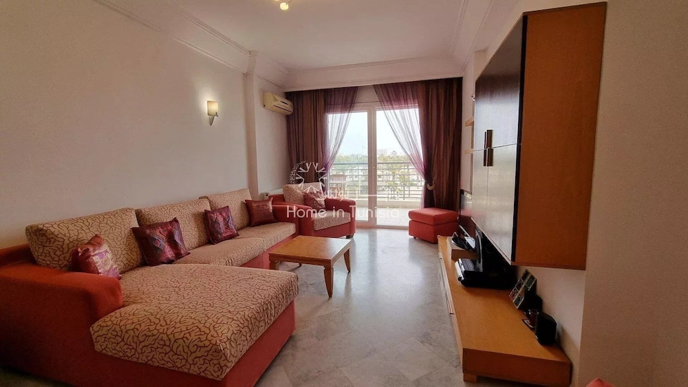 Beautiful Seafront Vacation Apartment
