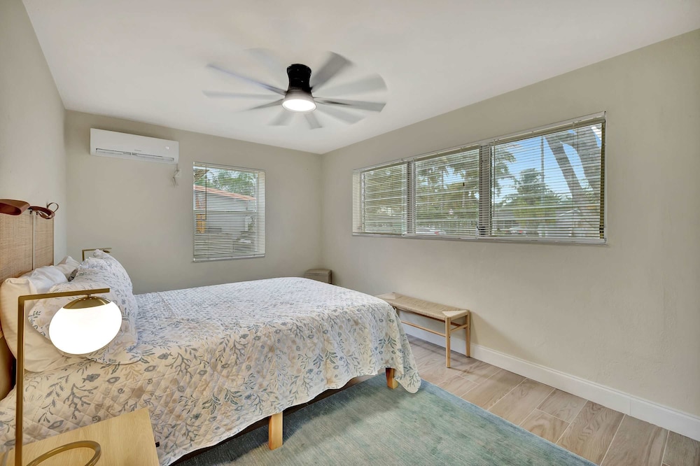 Pompano Beach Bungalow for 5!