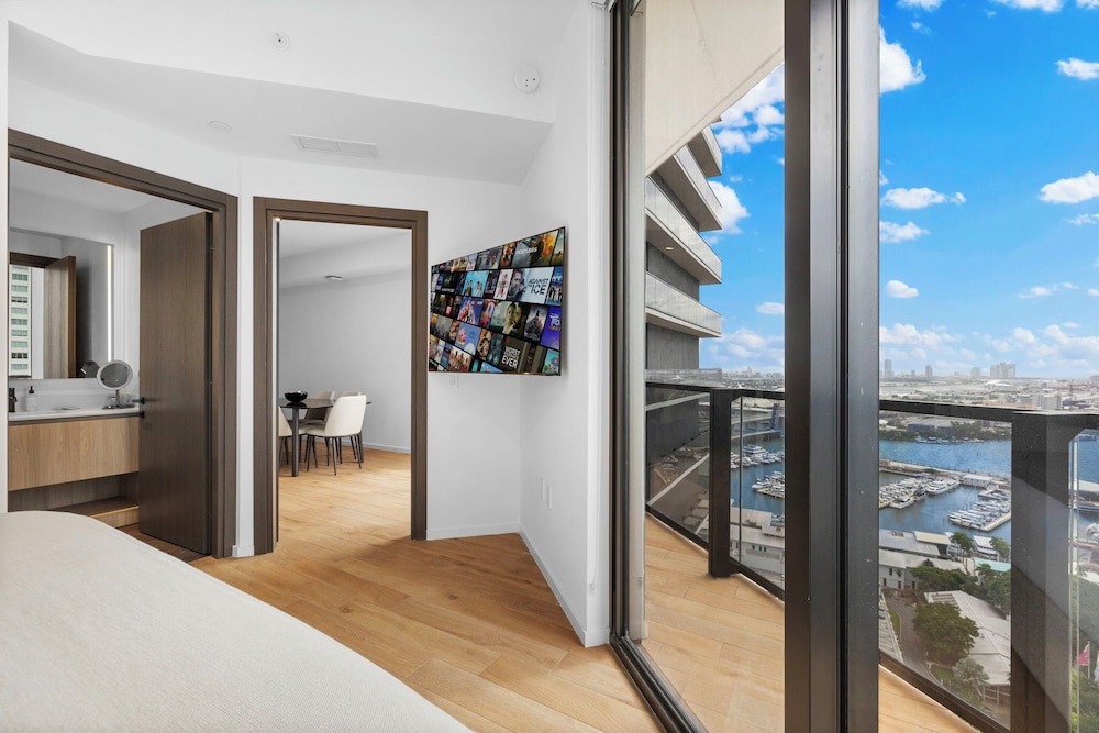 Luxury Studio with Stunning Views & Pool