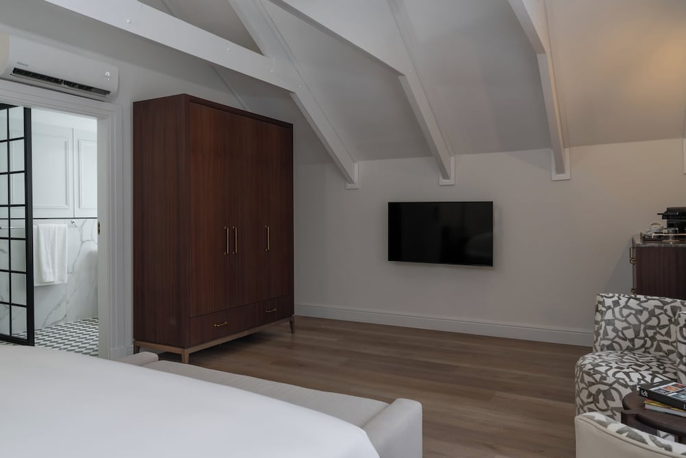 Guest House by Morea