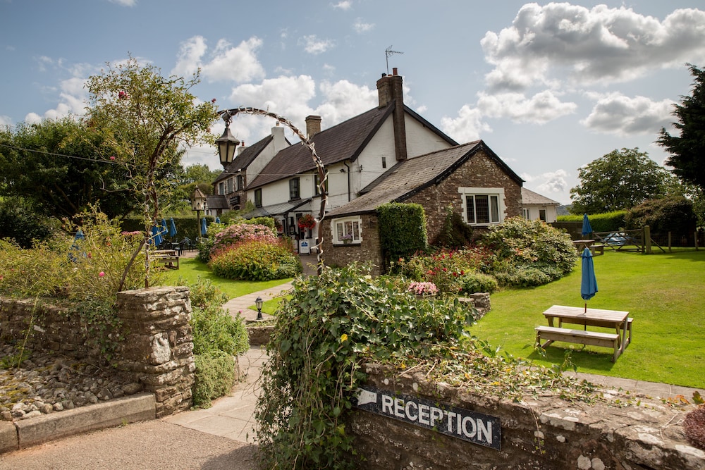 The Greyhound Inn & Hotel