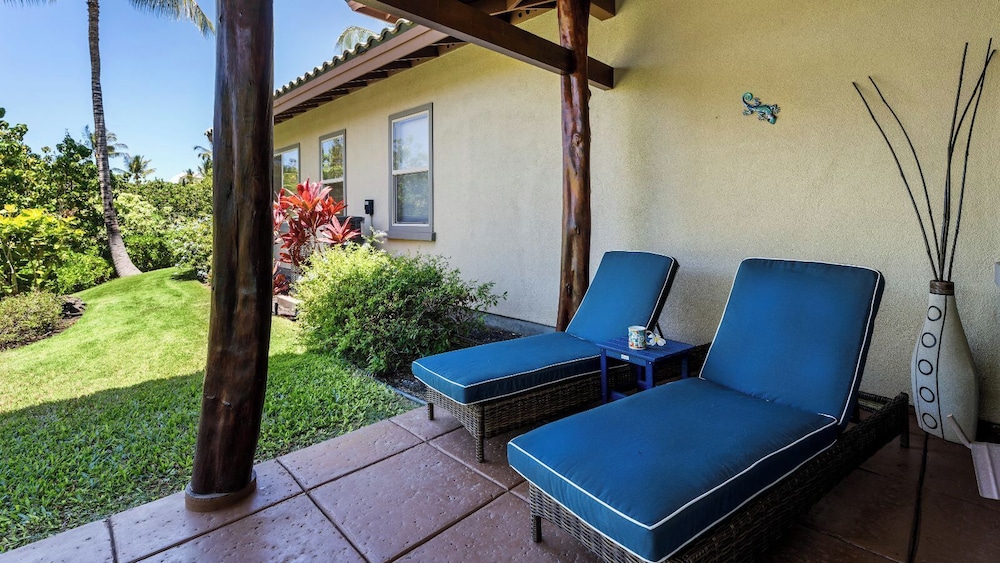 Tropical Escape w/ Lanai, BBQ & Resort Amenities - Vrkcv