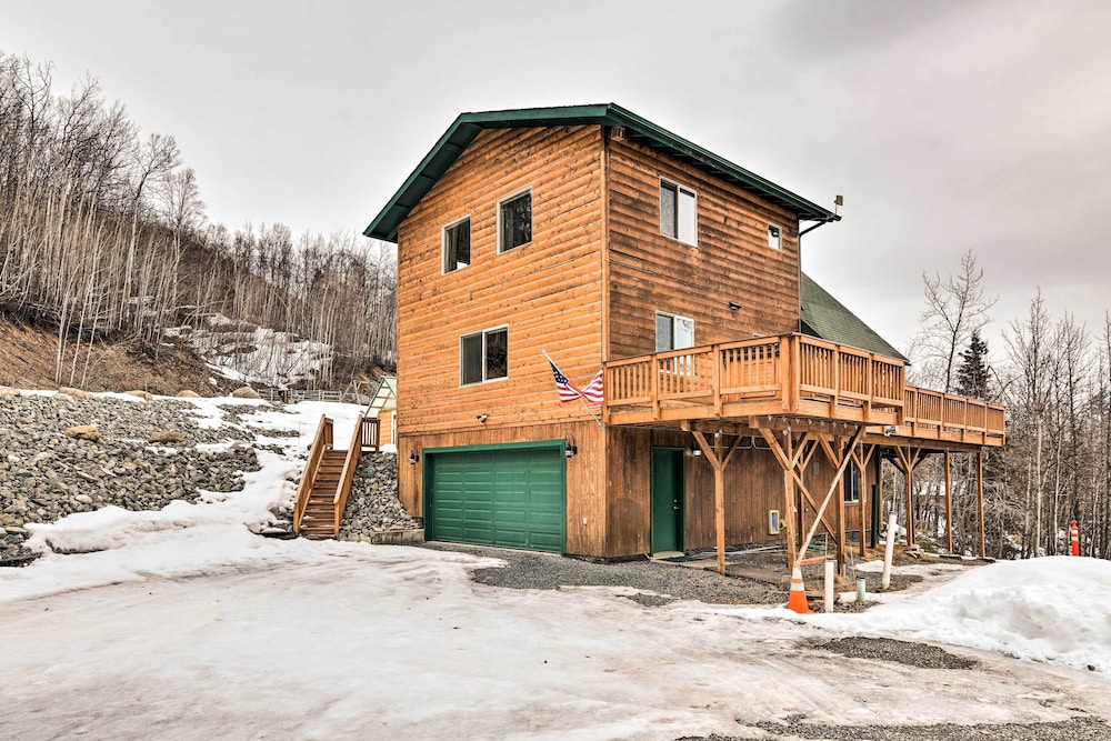 Alaskan Mountain Gem With Private Hot Tub & Gym! view 3