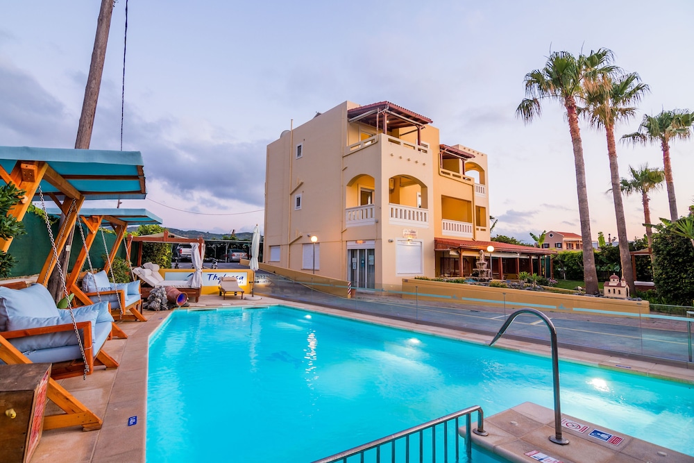 Thalassa Apartments