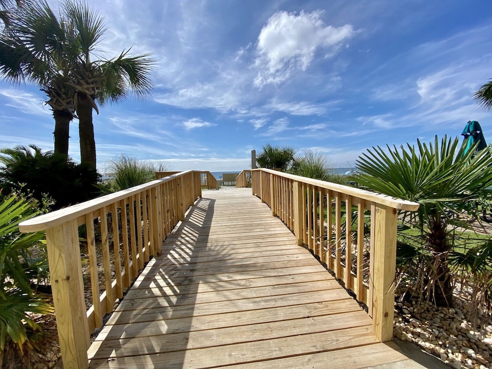 Sand Dunes by Palmetto Vacations view 5