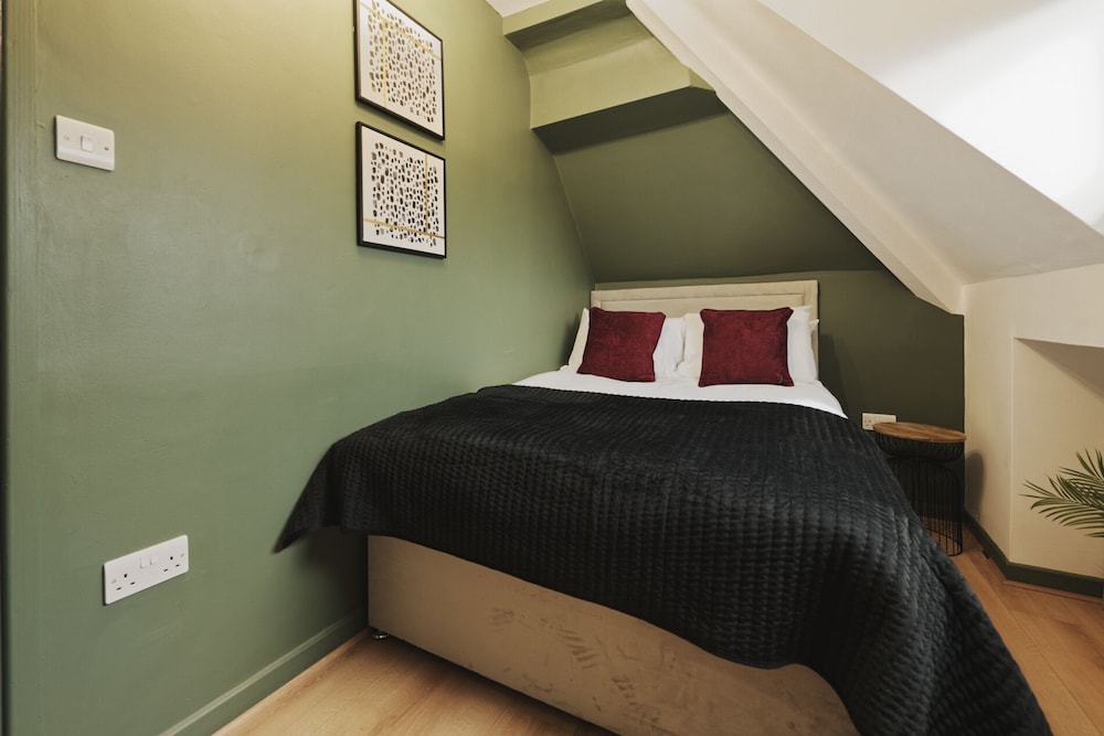 Garmoyle Road Flat 3 view 2