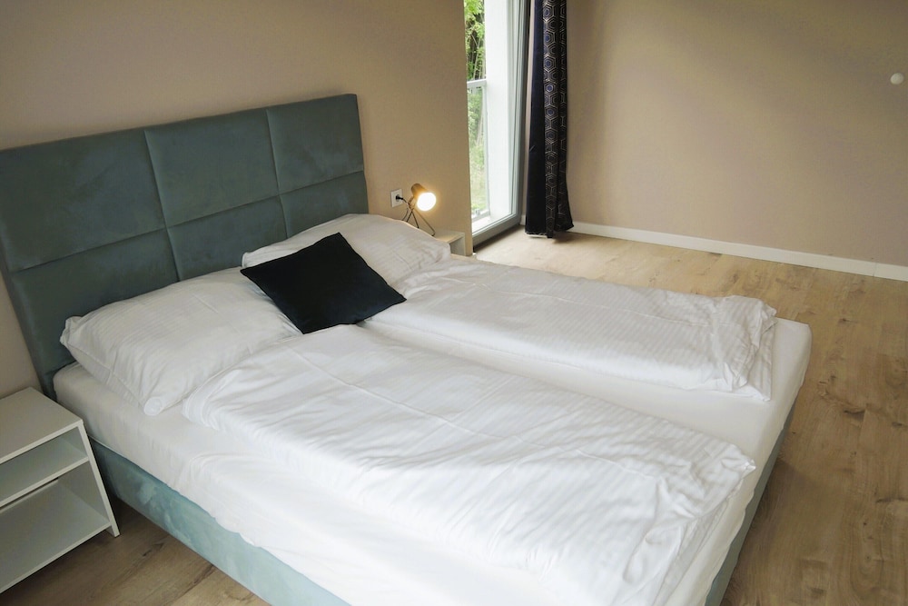 Comfortable Holiday Home for 10 People