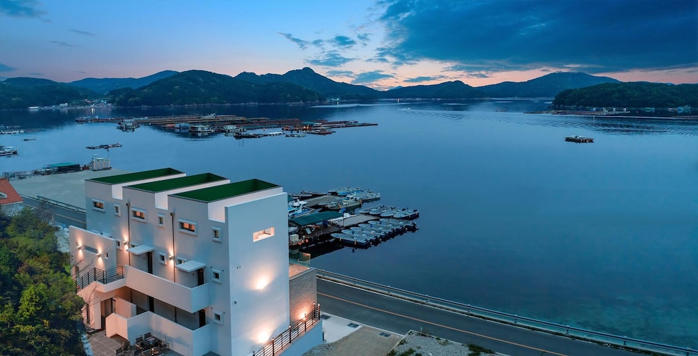 Tongyeong Fh365 Pension view 4