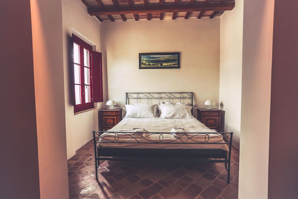 Manor in Marche Near Adriatic Beaches photo 5