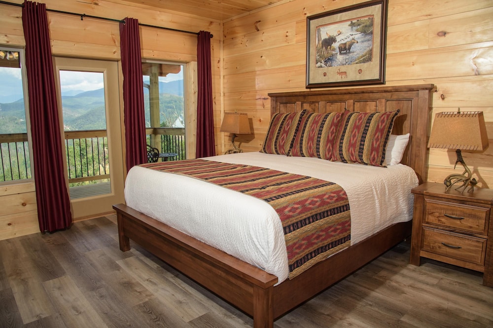 Skyline Splendor Luxe Retreat With Breathtaking Views Over Downtown Gatlinburg