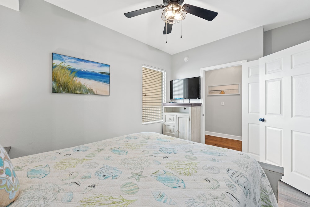 Tidewater by Book That Condo