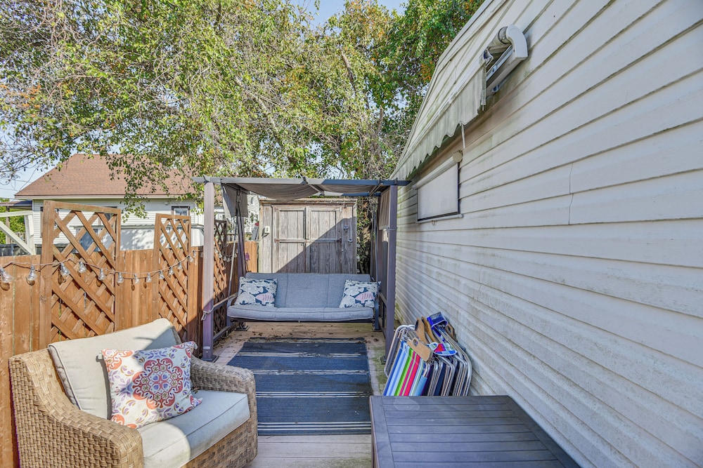 Walk to Beach: Water-view Abode in Portsmouth!