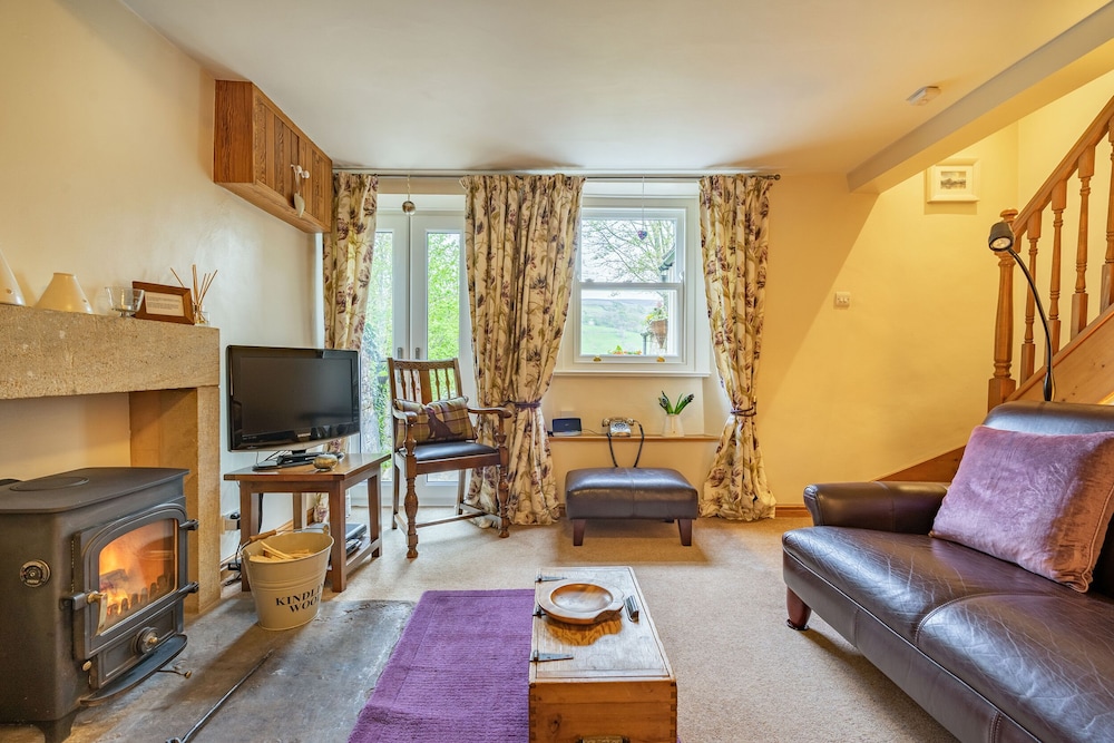 Brown Hill Cottage view 5