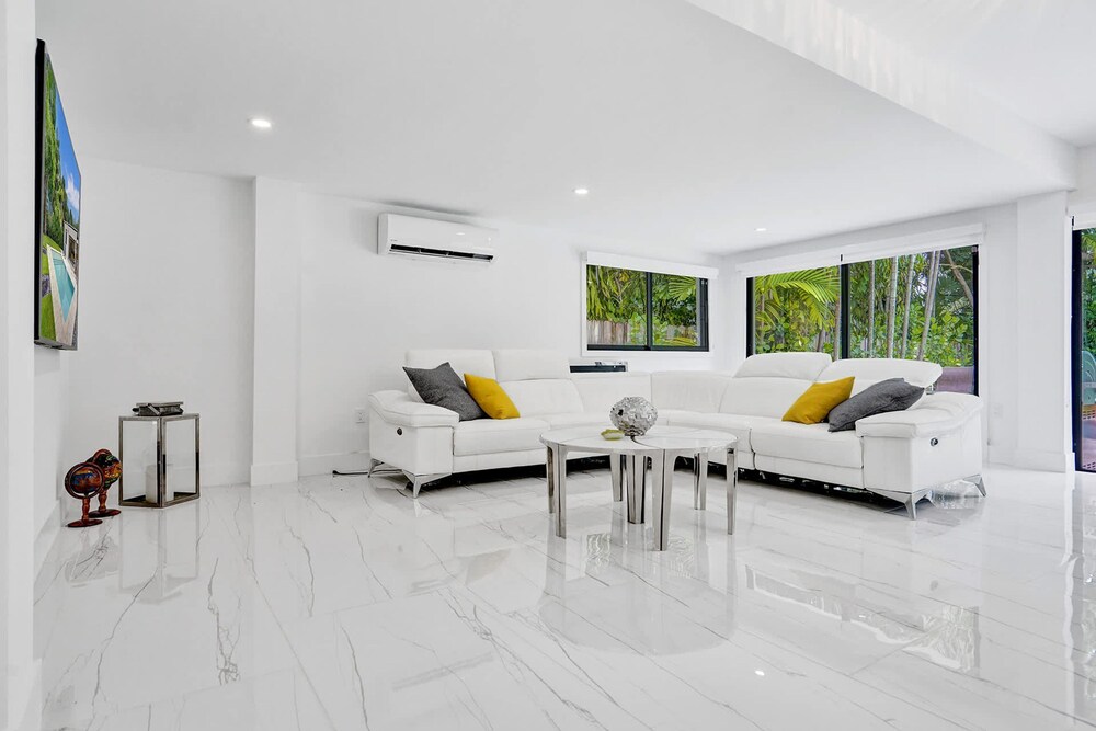 Hibiscus House in Fort Lauderdale