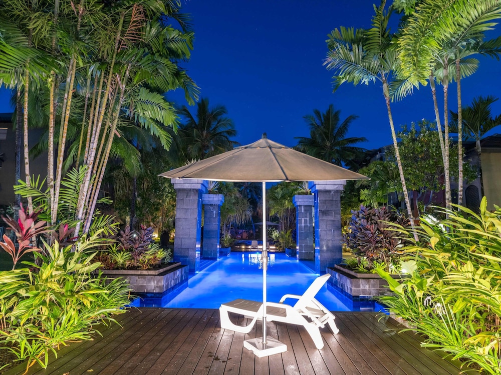 Leaf Luxe - 9 Pools BBQ Gym