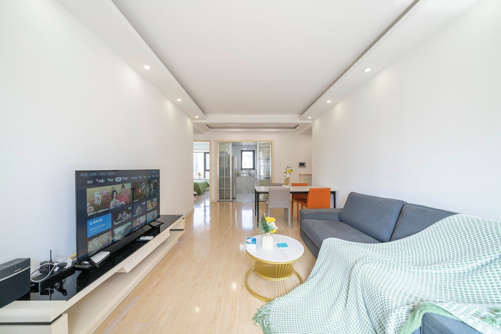 Tyms Modern 2BR APT Xujiahui Dacheng