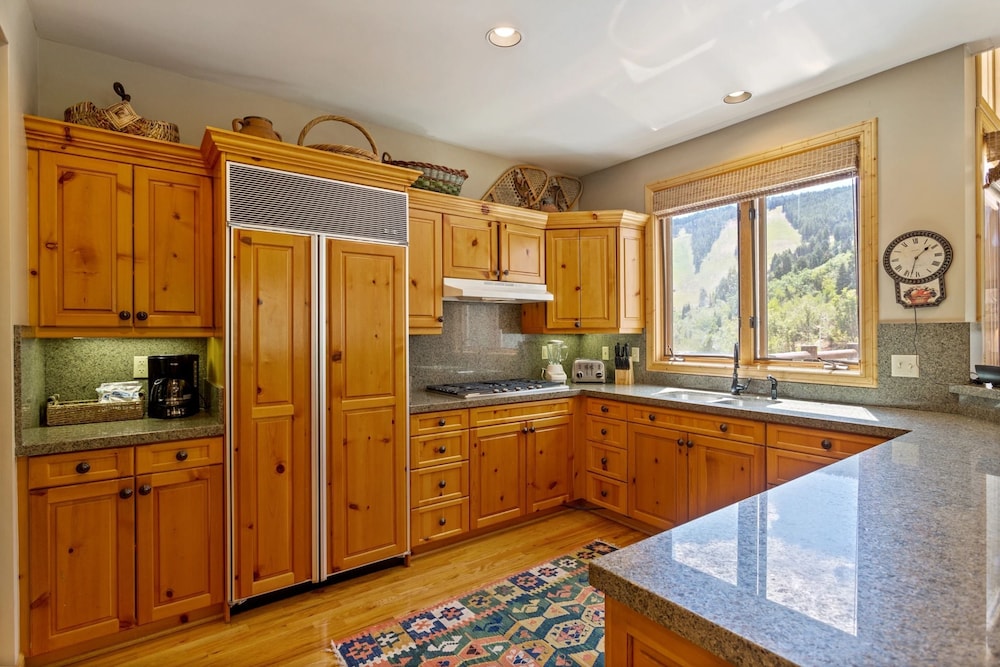 Trail's End Lodge at Deer Valley Resort - Four Bedroom Residence with Spa #18 4 Condo