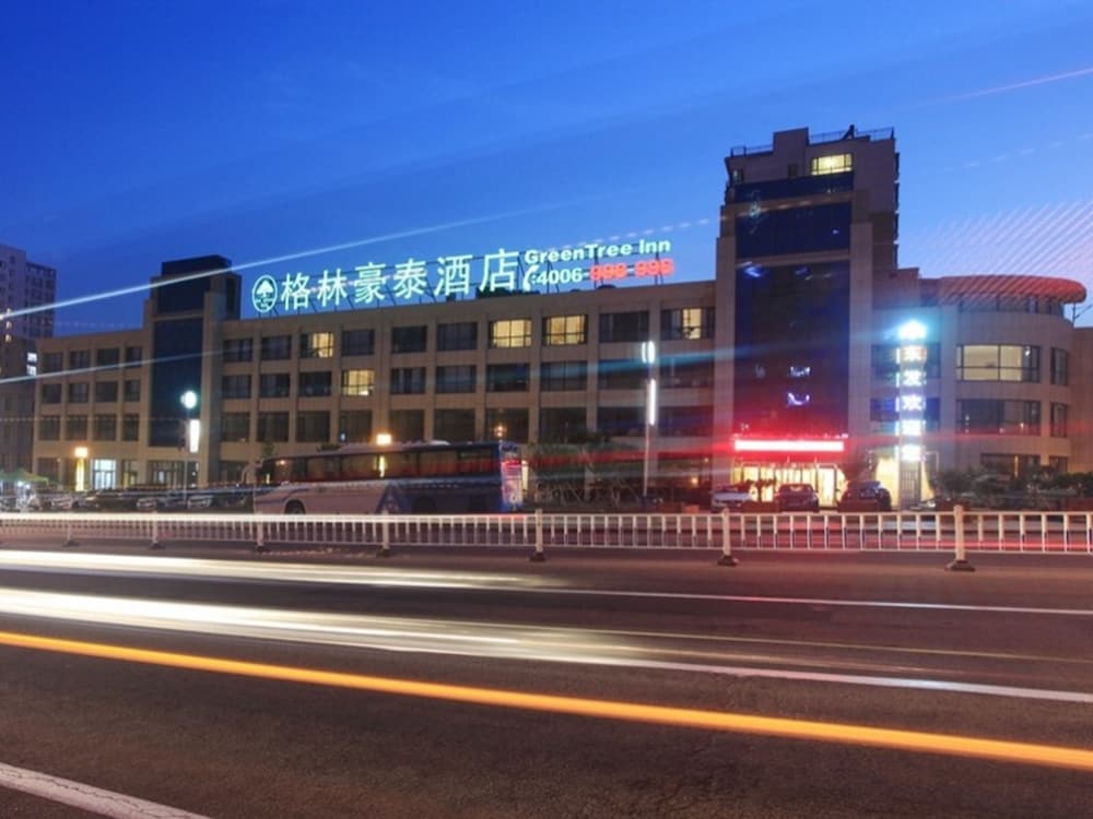 GreenTree Inn North WeiHai Station North International Bathing Beach Hotel