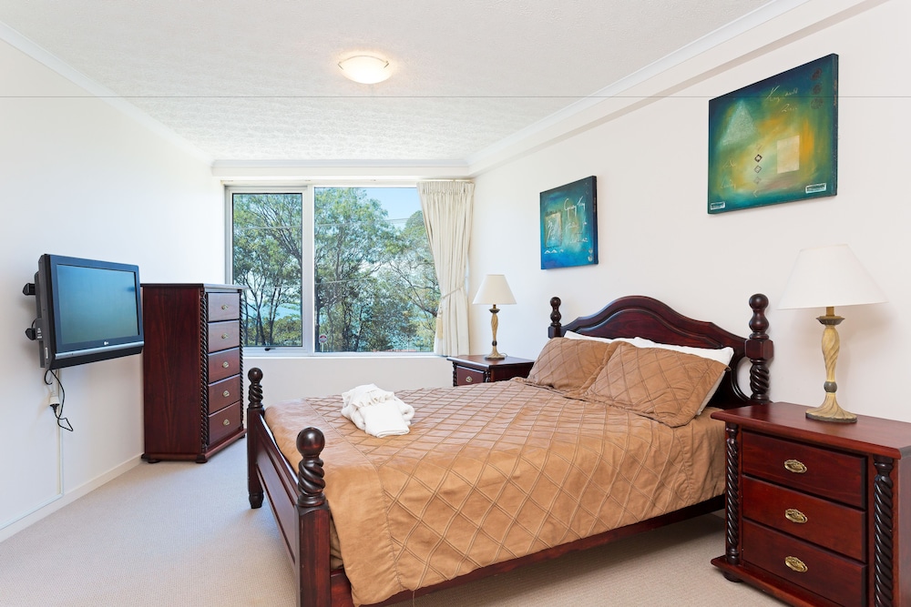 Beach House on Suttons