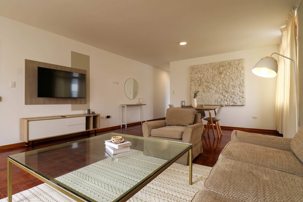 w Comfy 2BR w Lovely Deco in Miraflores