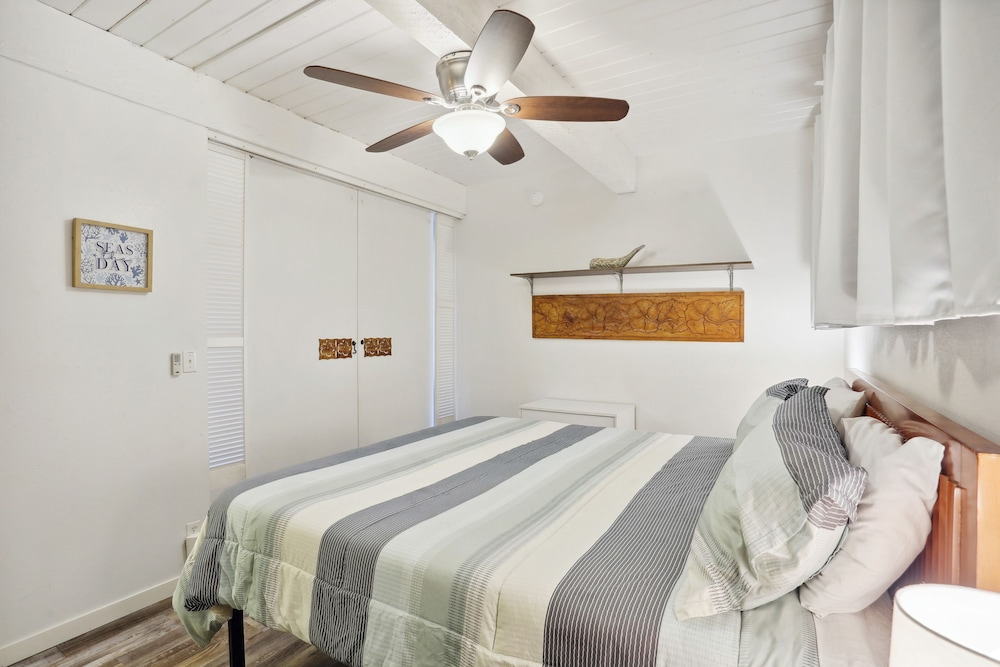 Airy Kailua-kona Condo < 1 Mi to Beach + Town