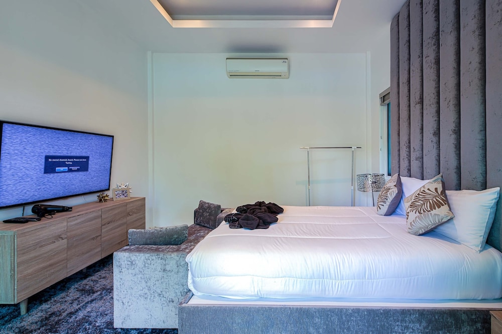 6BR Luxury Tropical Pool Villa PH125 view 5