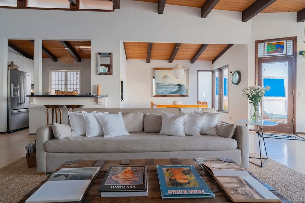 Malibu Retreat w Beach Access and Ocean View
