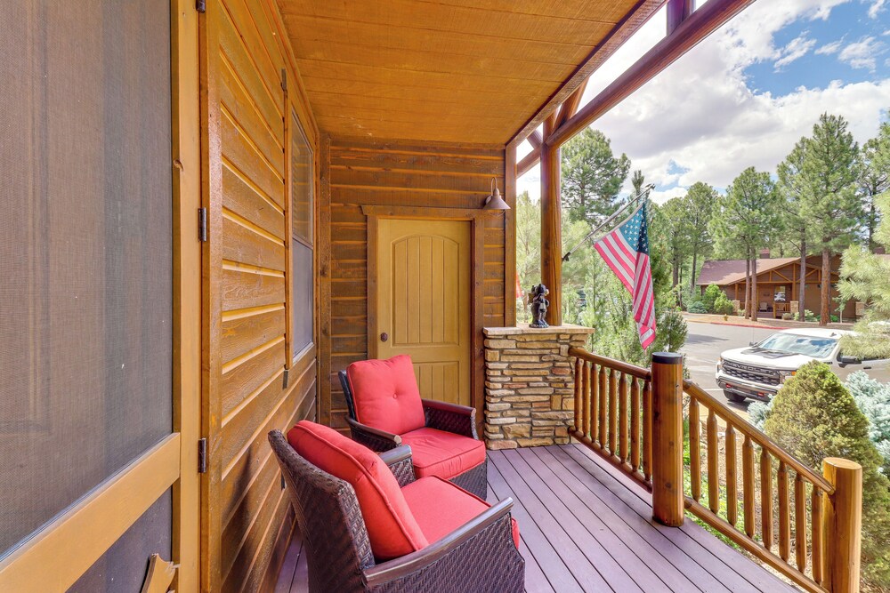 4 Mi to Fool Hollow Lake: Retreat w/ 2 Decks!