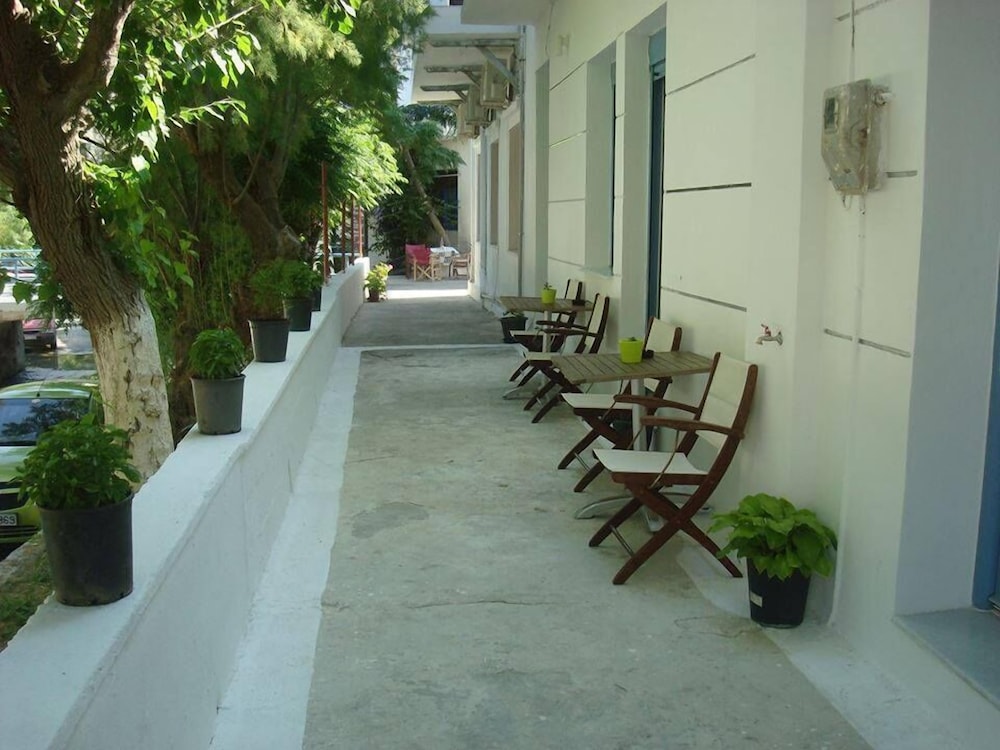 Smaragdi Rooms
