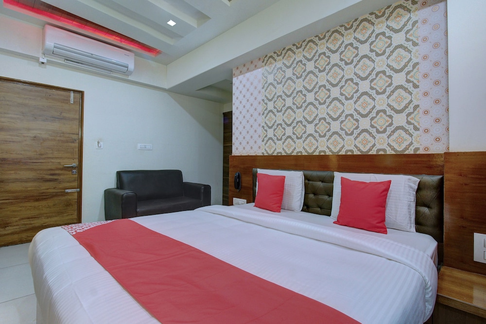 OYO 26981 Sharan Residency view 4