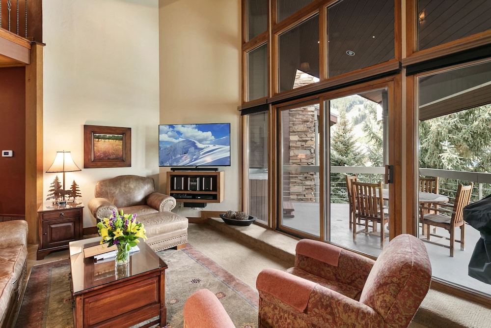 Powder Run at Deer Valley Resort - Four Bedroom Condo with Hot Tub #A32 4 Condo