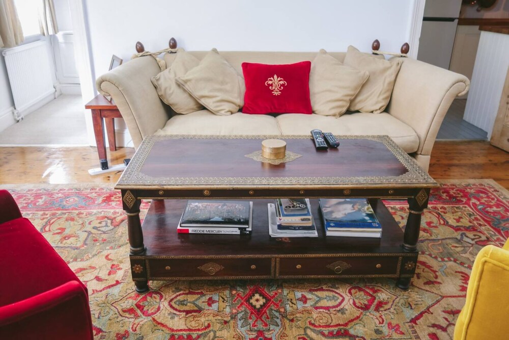 Charming 1 Bedroom Flat in Brook Green