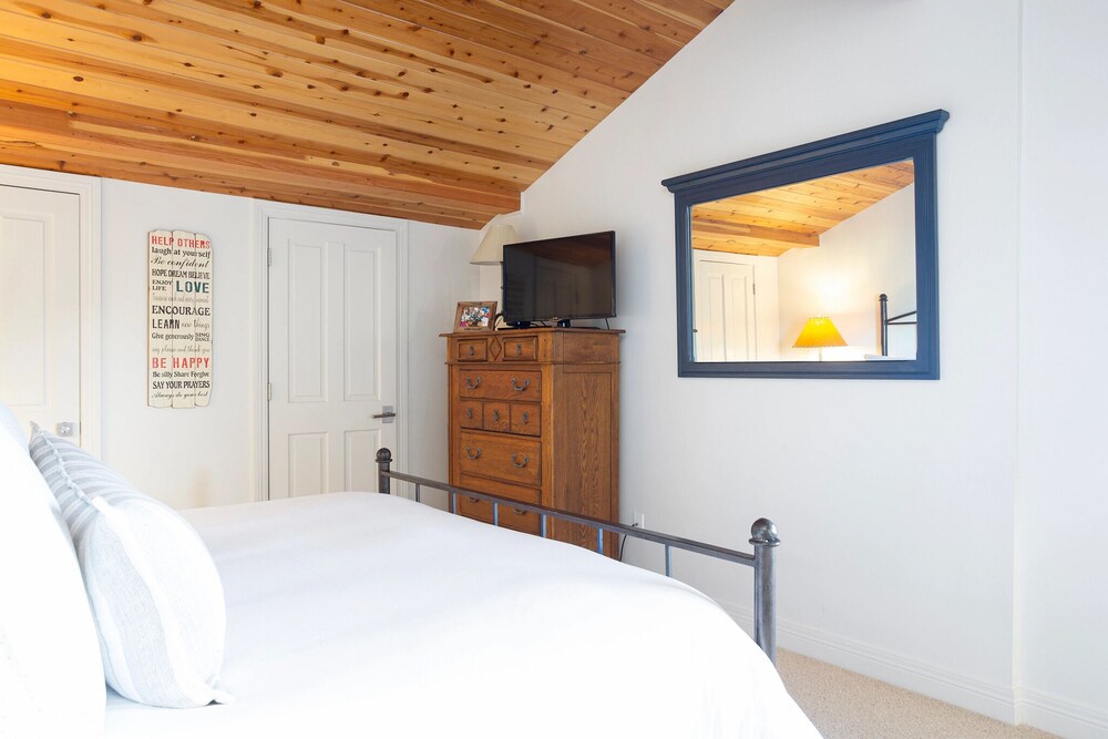 Trail's End Lodge at Deer Valley Resort - Three Bedroom Residence with Spa #506 3 Condo